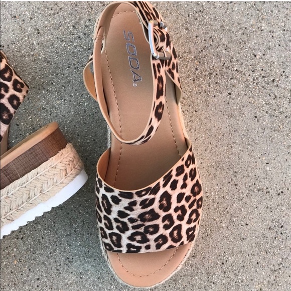 Soda Topic Leopard Cheetah Animal Print Espadrille Platform Sandals - Picture 7 of 8